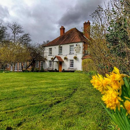 The Furze Bush Inn Newbury  Bagian luar foto