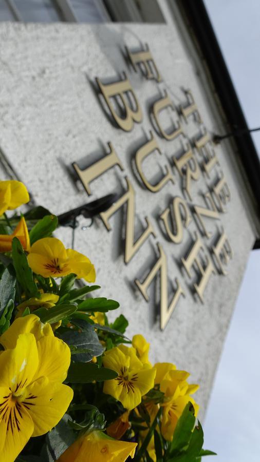The Furze Bush Inn Newbury  Bagian luar foto