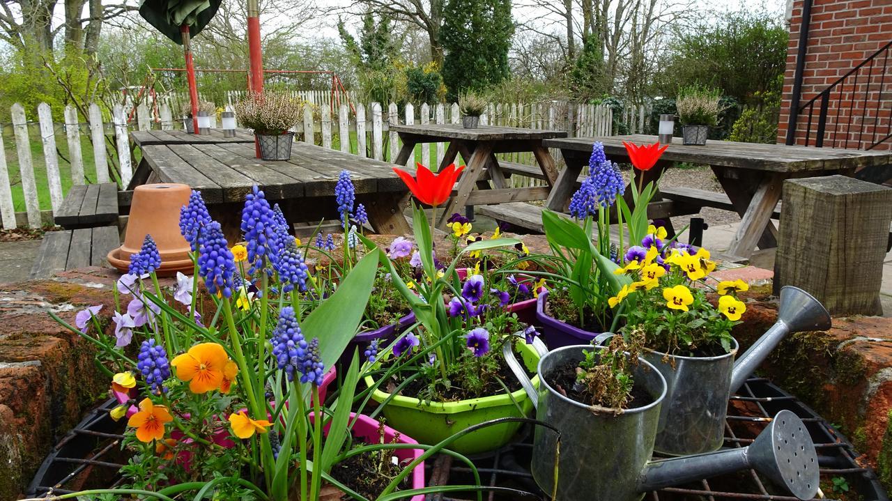 The Furze Bush Inn Newbury  Bagian luar foto
